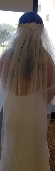 Ivory Veil - Picture 4 of 4